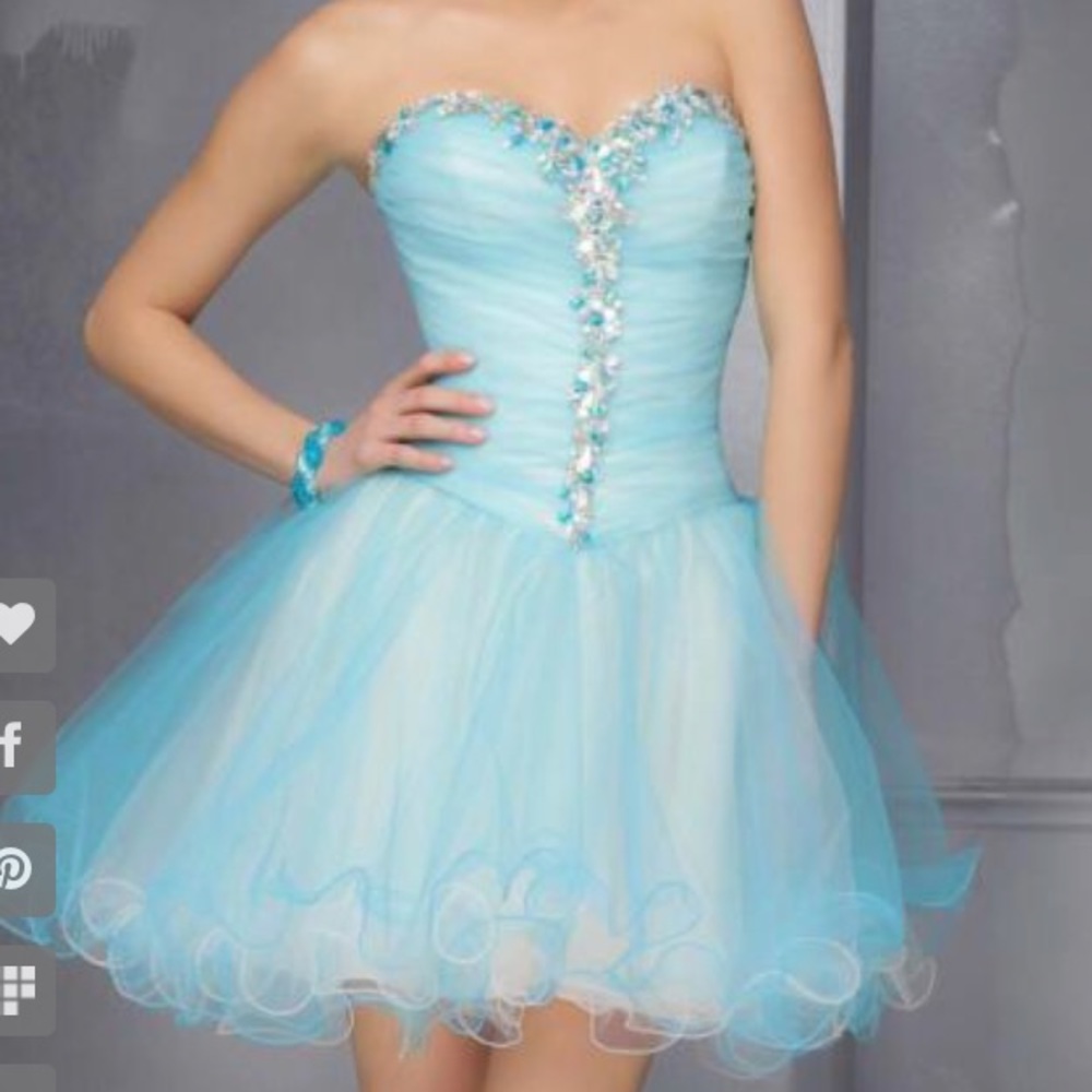 Light Blue Beaded Sweetheart Sress🐬💎👗🐳